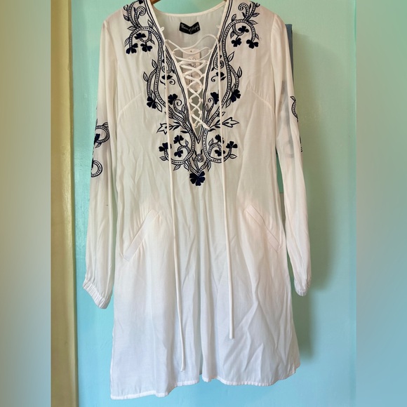 Dresses & Skirts - Embroidered White Dress with Black Accents